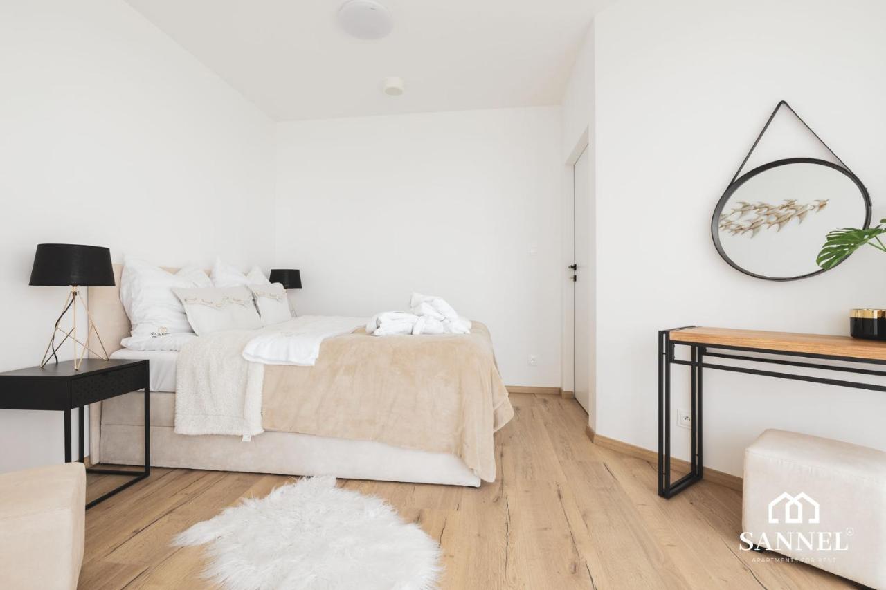 Apartament Prestige Z Dostepem Do Basenow,Strefy Saun,Jacuzzi - Pinea Apartments Pobierowo-Sannel Apartments For Rent Eksteriør billede